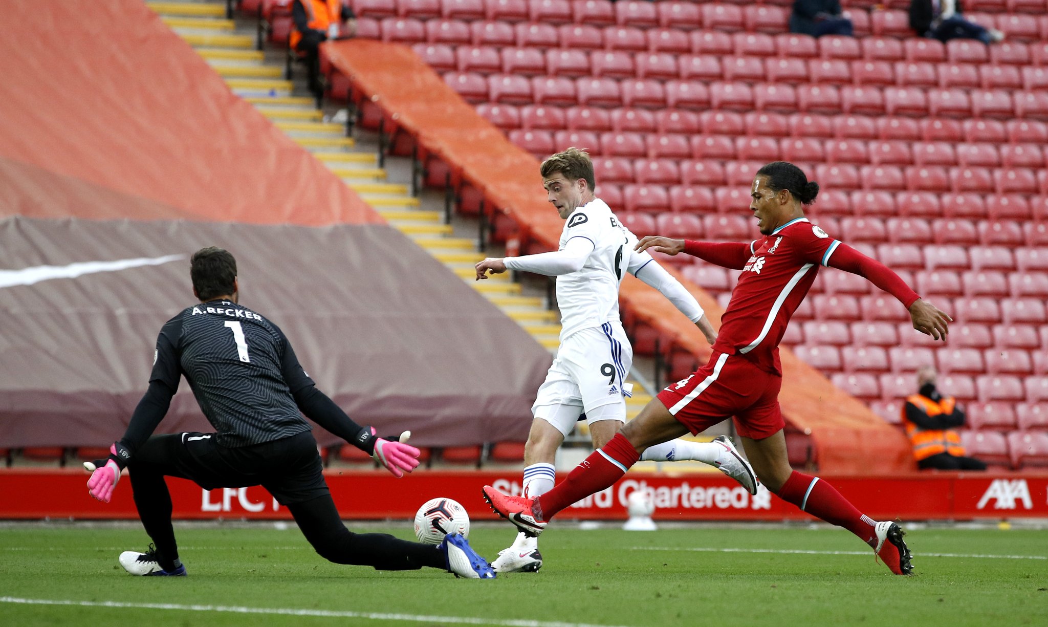 比赛瞬间成 比赛瞬间成